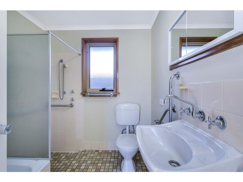 54 Amsterdam Crescent, Salisbury Downs SA 5108