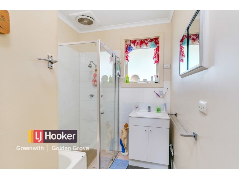 17 Moulds Crescent, Smithfield SA 5114