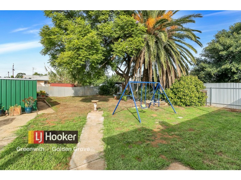 17 Moulds Crescent, Smithfield SA 5114