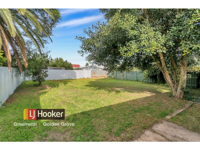 17 Moulds Crescent, Smithfield SA 5114