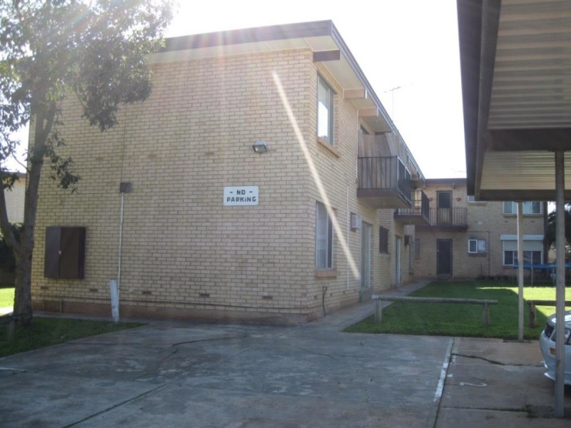 1/8 Buckingham Drive, Salisbury East SA 5109