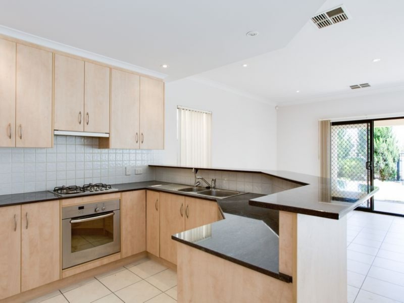 18 Shearwater Drive, Mawson Lakes SA 5095