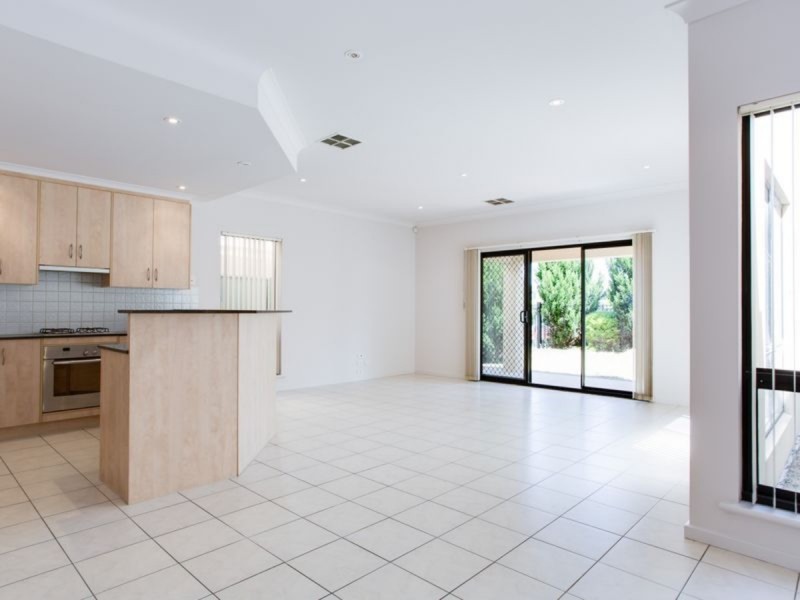 18 Shearwater Drive, Mawson Lakes SA 5095