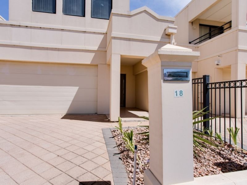 18 Shearwater Drive, Mawson Lakes SA 5095