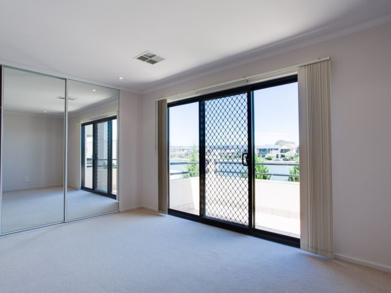 18 Shearwater Drive, Mawson Lakes SA 5095