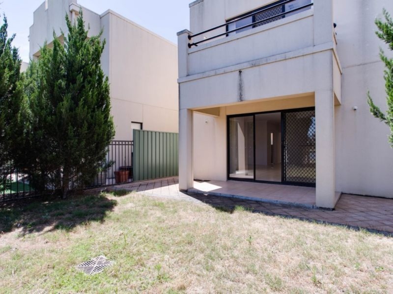 18 Shearwater Drive, Mawson Lakes SA 5095