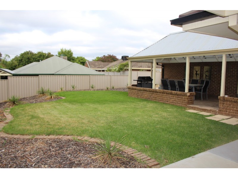 11 St Annes Court, Wynn Vale SA 5127