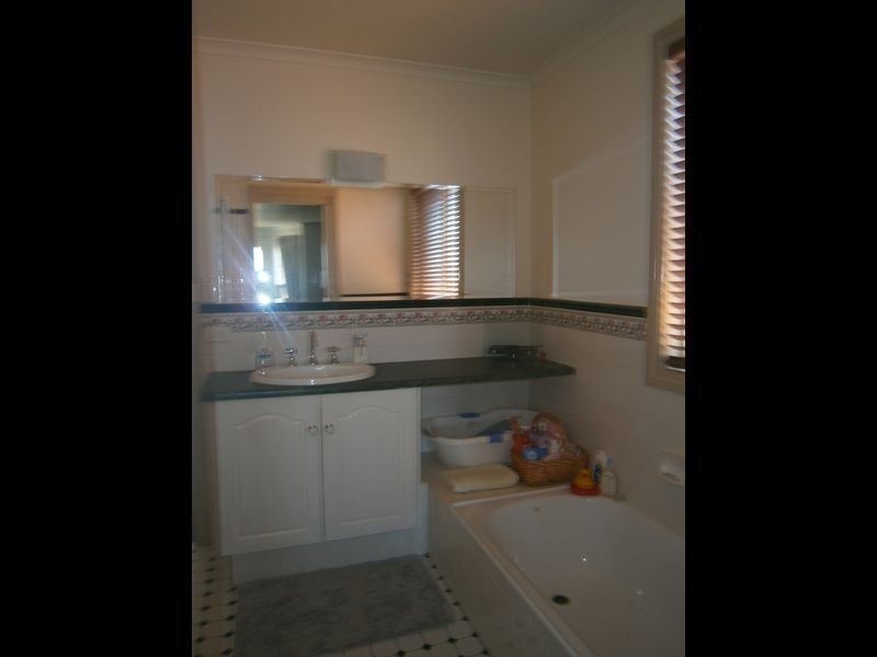 27 Sellar Court, Greenwith SA 5125