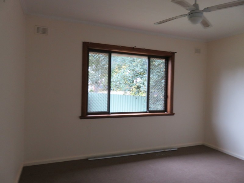 8 Atkinson Road, Elizabeth Downs SA 5113