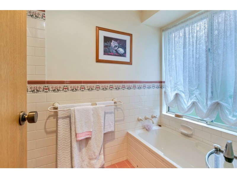 14 Lake Fortesque Avenue, Greenwith SA 5125