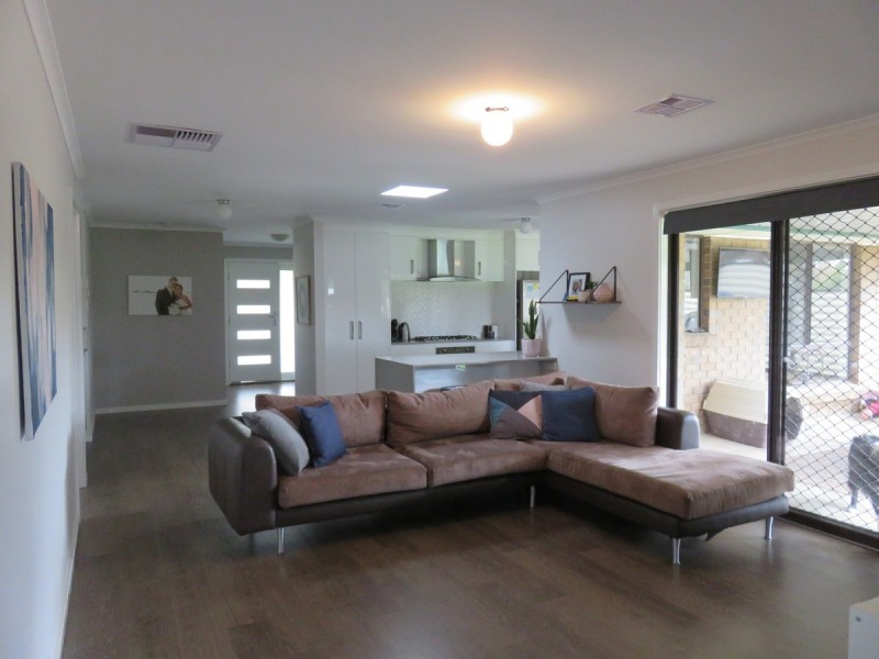 25 Blaxland Avenue, Wynn Vale SA 5127