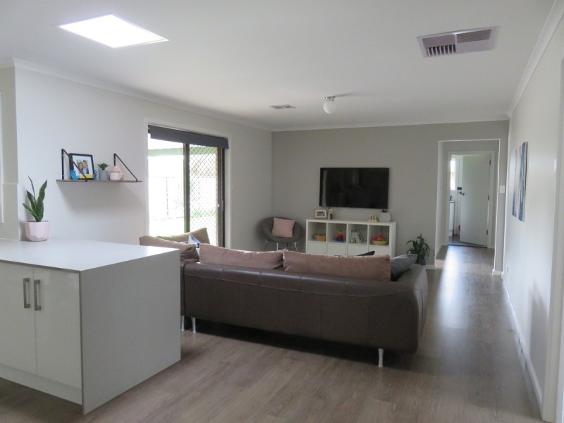 25 Blaxland Avenue, Wynn Vale SA 5127