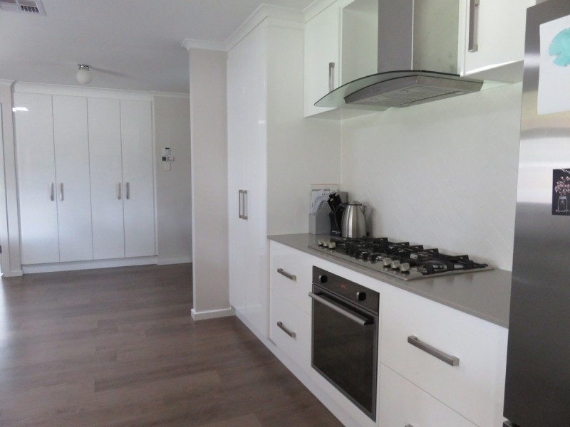 25 Blaxland Avenue, Wynn Vale SA 5127