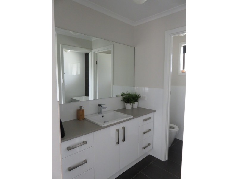 25 Blaxland Avenue, Wynn Vale SA 5127