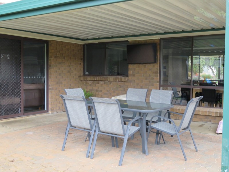 25 Blaxland Avenue, Wynn Vale SA 5127