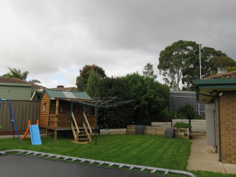 25 Blaxland Avenue, Wynn Vale SA 5127