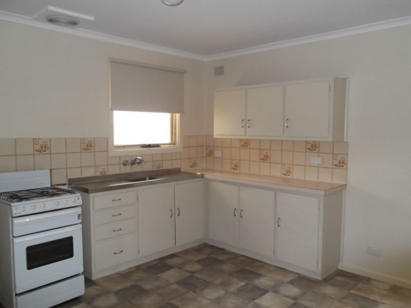 3 Moulds Crescent, Smithfield SA 5114
