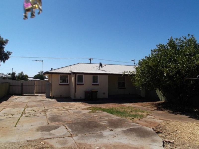 3 Moulds Crescent, Smithfield SA 5114