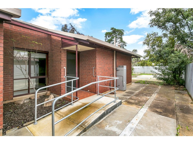 16 Weston Court, Para Hills West SA 5096