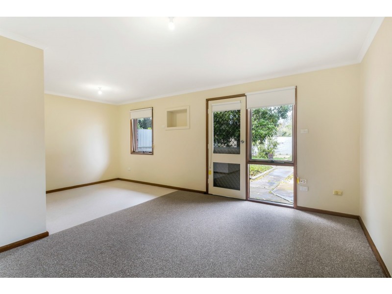 16 Weston Court, Para Hills West SA 5096