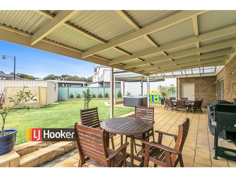 22 Franklin Avenue, Mawson Lakes SA 5095