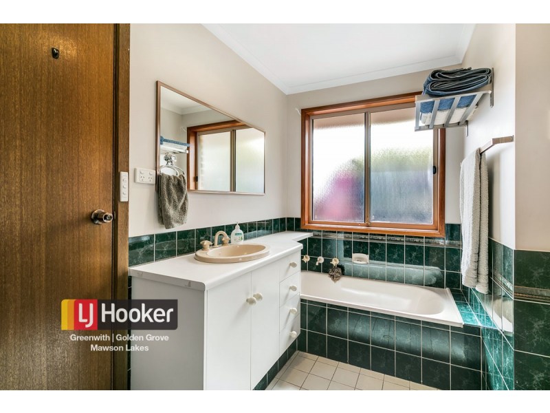 9 Fatchen Court, Greenwith SA 5125