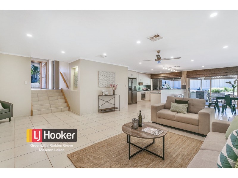 18 Thompson Circuit, Evanston Park SA 5116