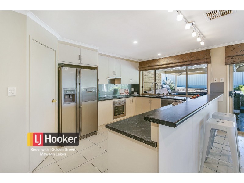 18 Thompson Circuit, Evanston Park SA 5116