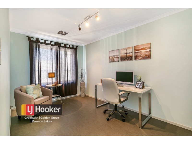 18 Thompson Circuit, Evanston Park SA 5116