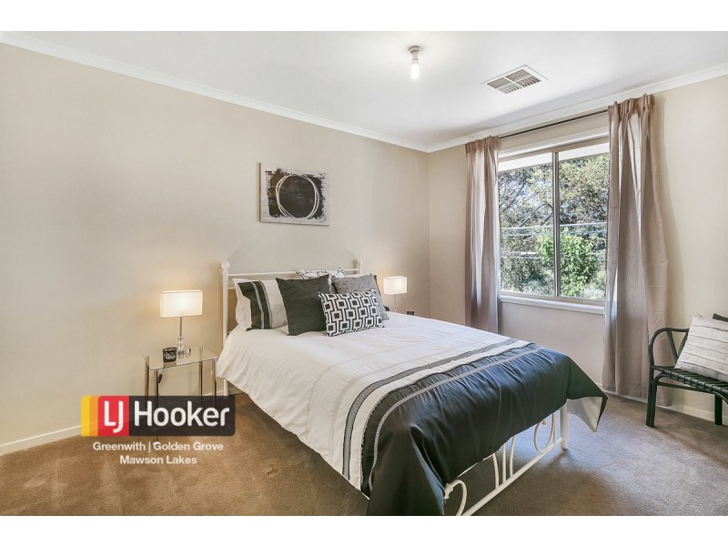 18 Thompson Circuit, Evanston Park SA 5116