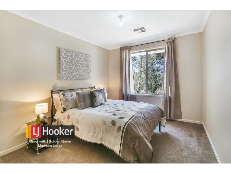 18 Thompson Circuit, Evanston Park SA 5116