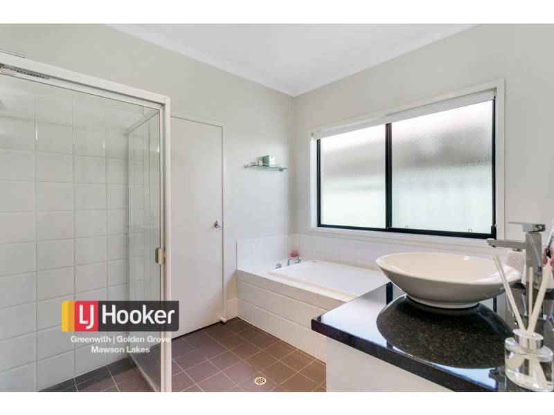 17 Mallard Crescent, Mawson Lakes SA 5095