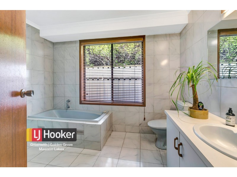 8 Zanoni Crescent, Surrey Downs SA 5126