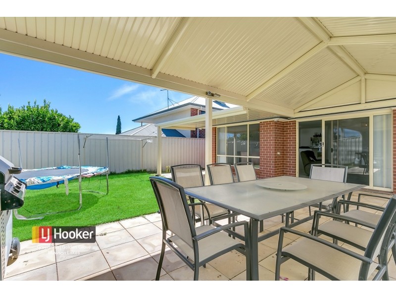 27 Lochleven Avenue, Greenwith SA 5125