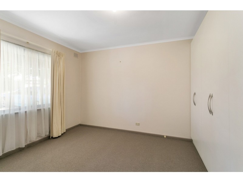 6 Canterbury Crescent, Valley View SA 5093
