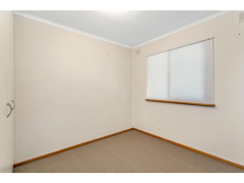 6 Canterbury Crescent, Valley View SA 5093