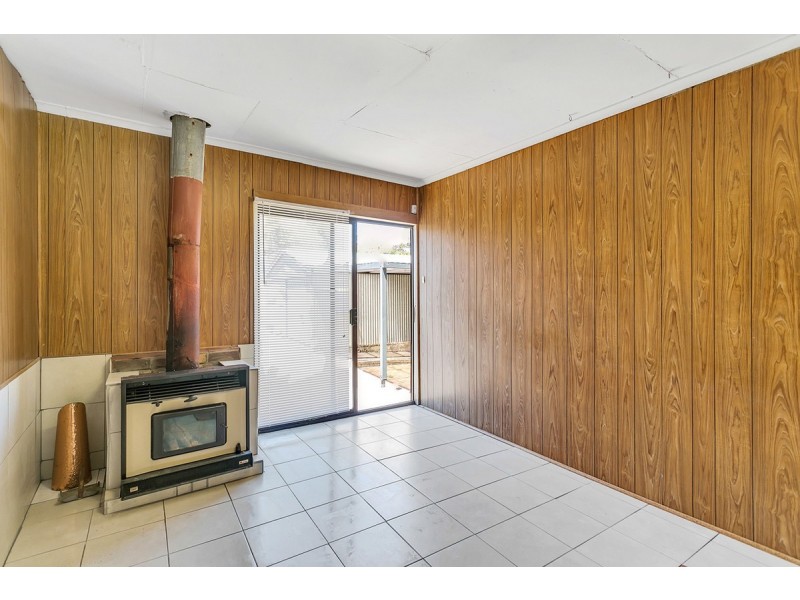 6 Canterbury Crescent, Valley View SA 5093