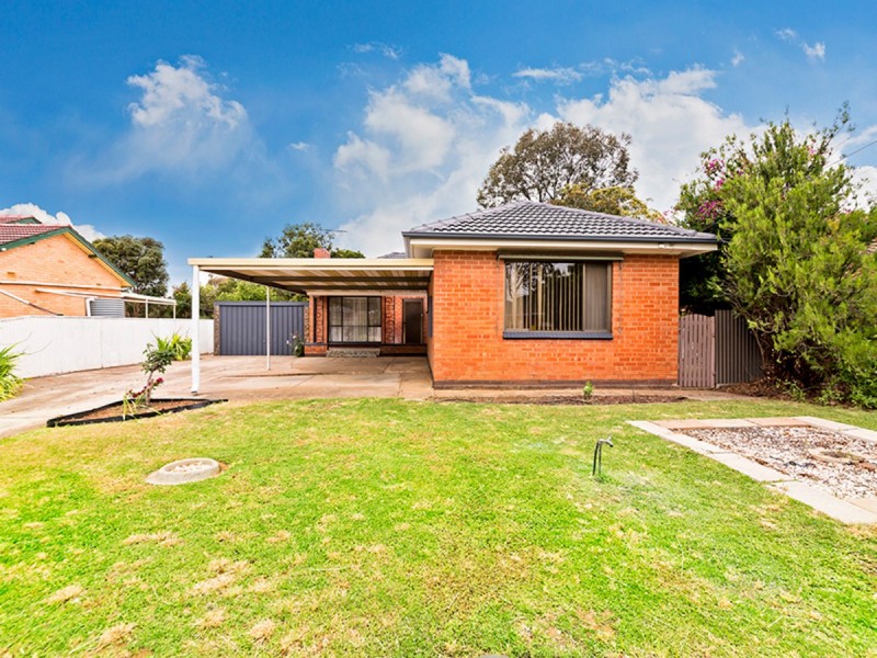 15 Marleycombe Road, Elizabeth Vale SA 5112