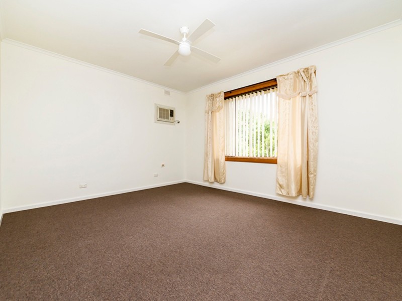 15 Marleycombe Road, Elizabeth Vale SA 5112