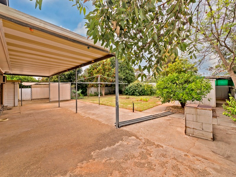 15 Marleycombe Road, Elizabeth Vale SA 5112