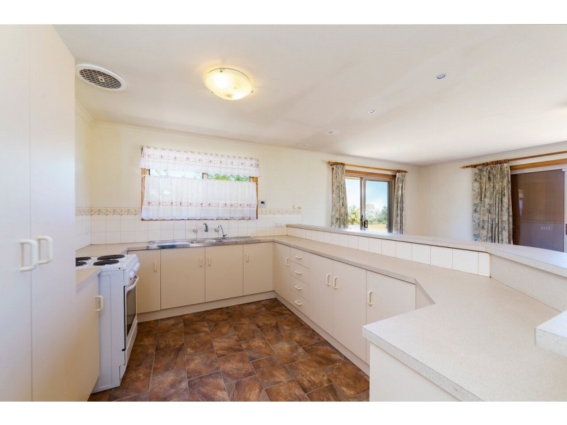 30 Honeysuckle Drive, Hillbank SA 5112