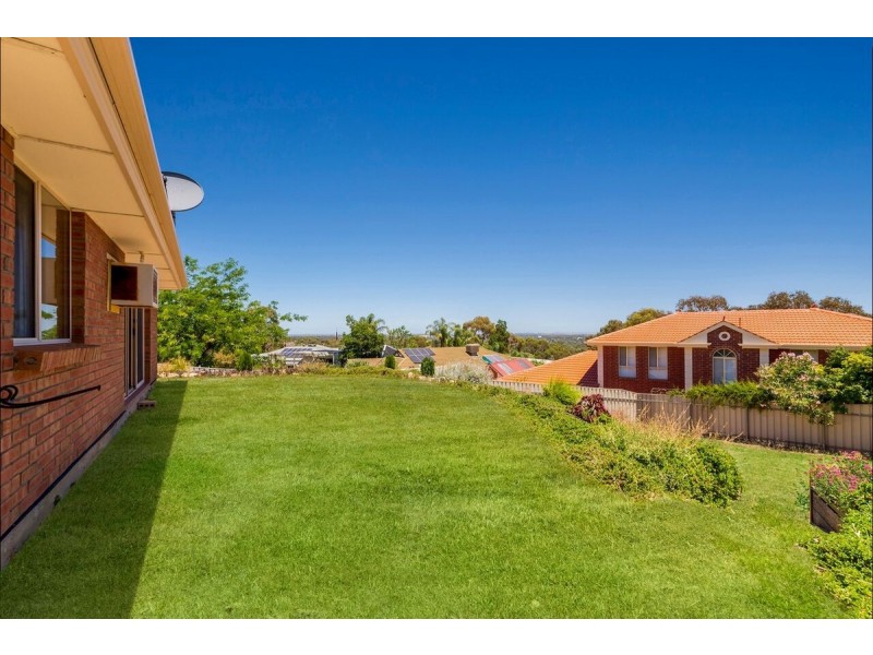 30 Honeysuckle Drive, Hillbank SA 5112