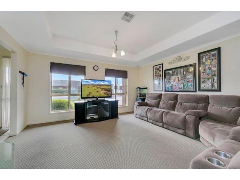 133 President Avenue, Andrews Farm SA 5114