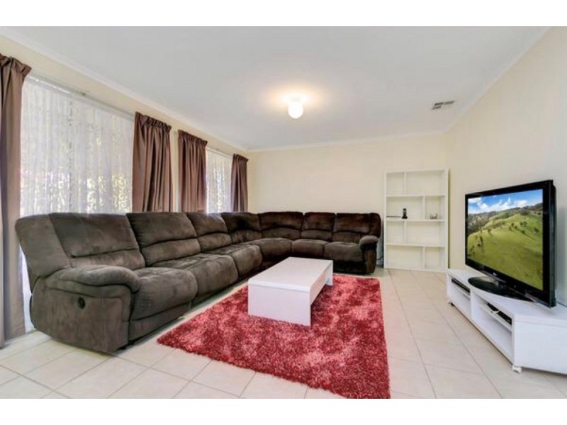 133 President Avenue, Andrews Farm SA 5114