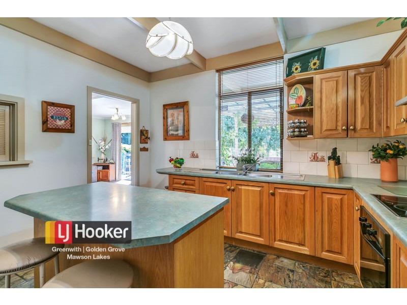 15 Lincoln Drive, Redwood Park SA 5097