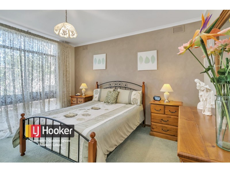15 Lincoln Drive, Redwood Park SA 5097
