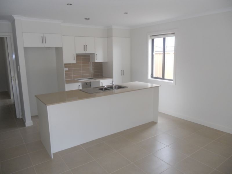 30 Tudor Crescent, Smithfield Plains SA 5114