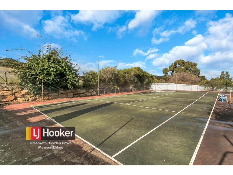 64 Coomurra Drive, Salisbury Heights SA 5109