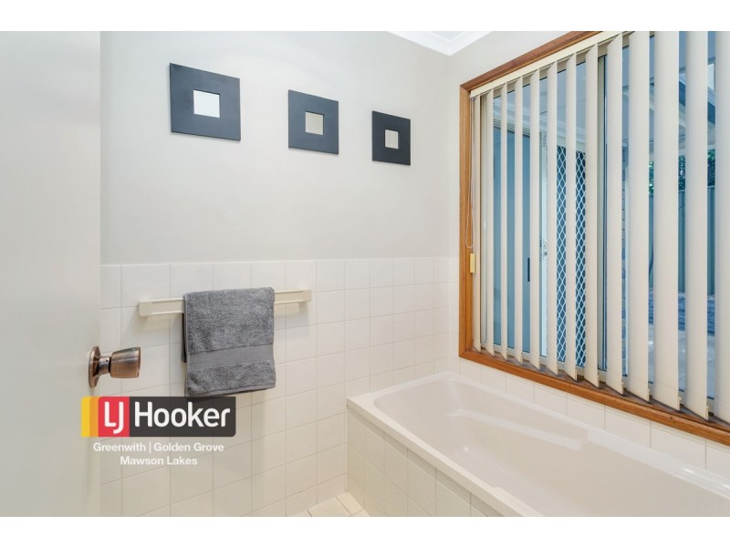 18 Gilchrist Close, Greenwith SA 5125