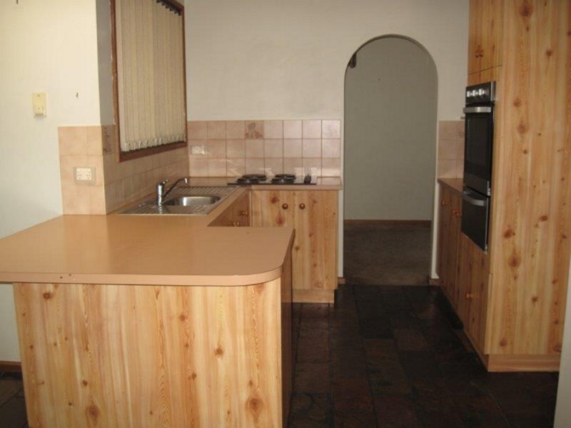 16 Coolen Crescent, Burton SA 5110